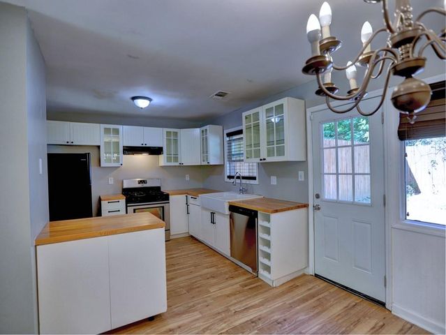 3539 Kennesaw Station Drive NW, Kennesaw, GA 30144