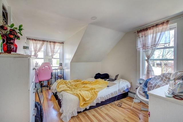 546 Snell St, Fall River, MA 02721