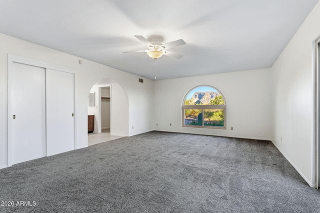 2323 E GREASEWOOD Street, Apache Junction, AZ 85119