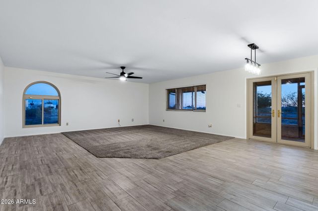 2323 E GREASEWOOD Street, Apache Junction, AZ 85119