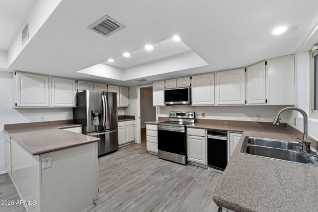 2323 E GREASEWOOD Street, Apache Junction, AZ 85119