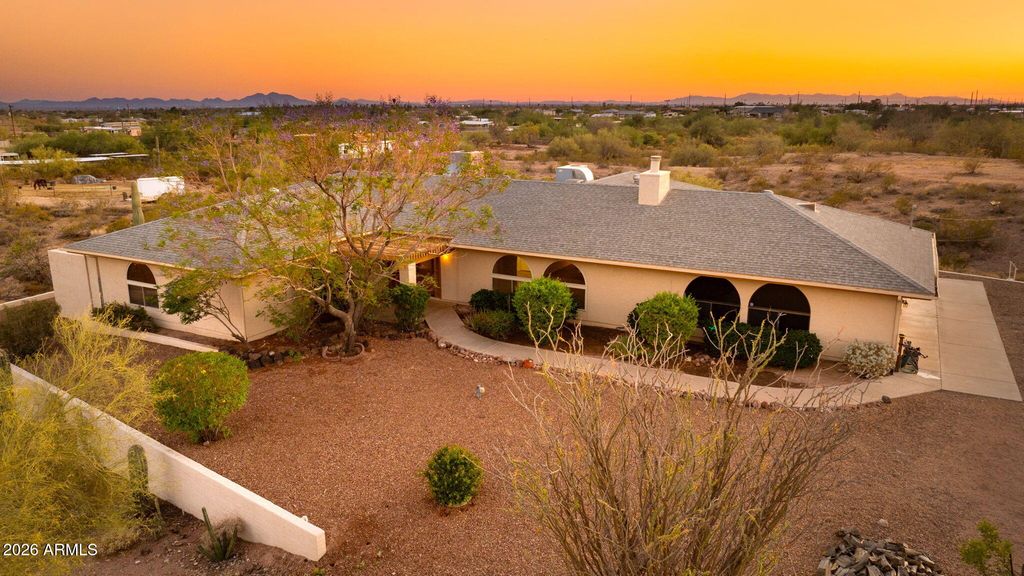 2323 E GREASEWOOD Street, Apache Junction, AZ 85119