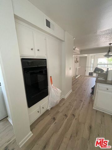 4305 Redwood Avenue 10, Marina Del Rey, CA 90292