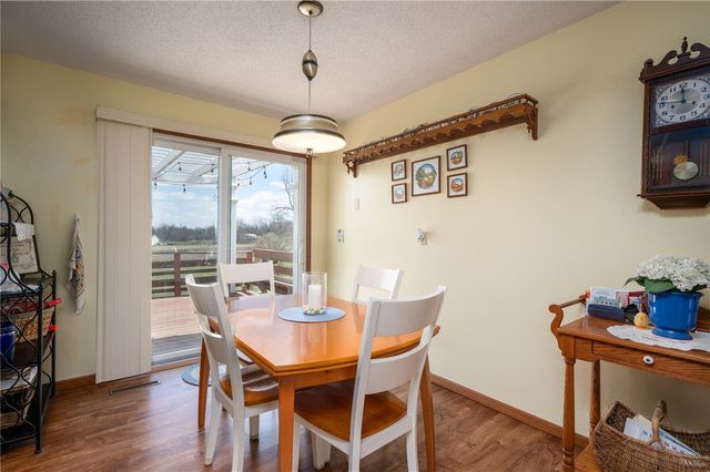 2276 57th Street Trail, Vinton, IA 52349