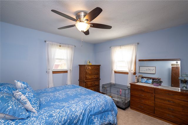 2276 57th Street Trail, Vinton, IA 52349