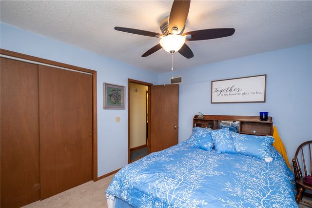 2276 57th Street Trail, Vinton, IA 52349