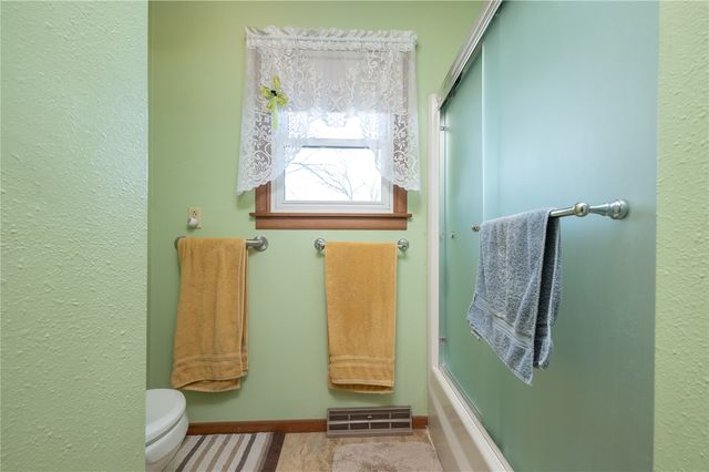 2276 57th Street Trail, Vinton, IA 52349