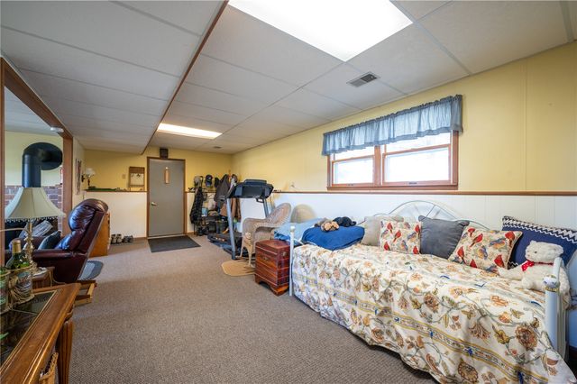 2276 57th Street Trail, Vinton, IA 52349