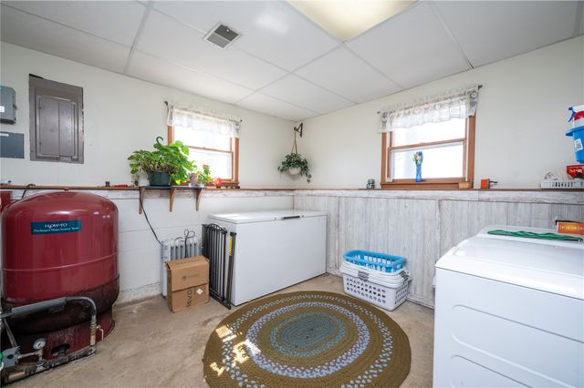 2276 57th Street Trail, Vinton, IA 52349