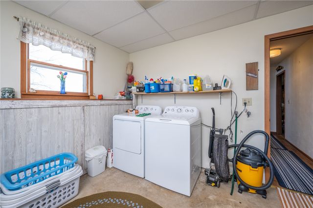 2276 57th Street Trail, Vinton, IA 52349