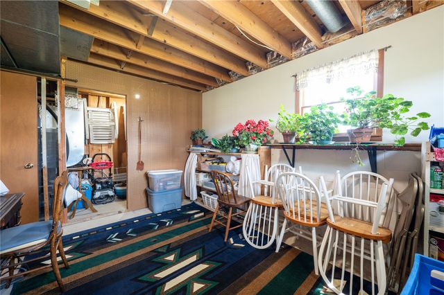 2276 57th Street Trail, Vinton, IA 52349