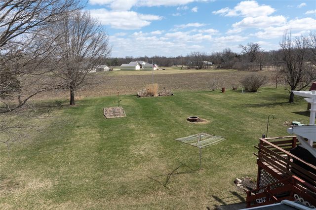 2276 57th Street Trail, Vinton, IA 52349