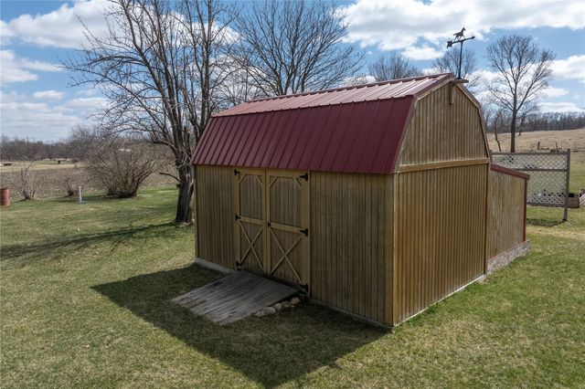 2276 57th Street Trail, Vinton, IA 52349