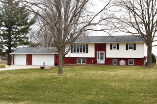 2276 57th Street Trail, Vinton, IA 52349