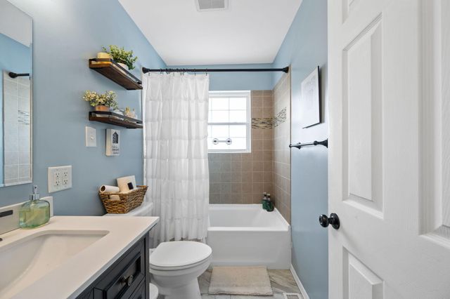 1305 Hixson Avenue, Hixson, TN 37343