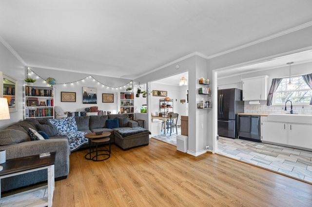 1305 Hixson Avenue, Hixson, TN 37343