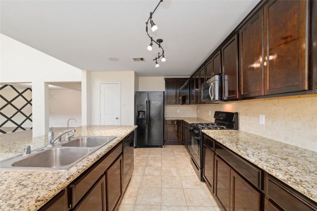17815 Sentosa Cliff Lane, Richmond, TX 77407