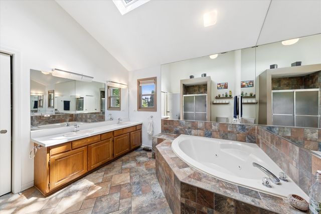 517 N Warwick Avenue, Westmont, IL 60559