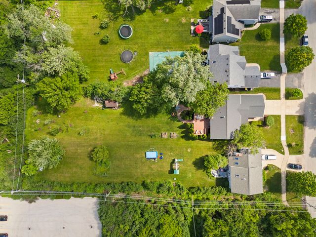 517 N Warwick Avenue, Westmont, IL 60559