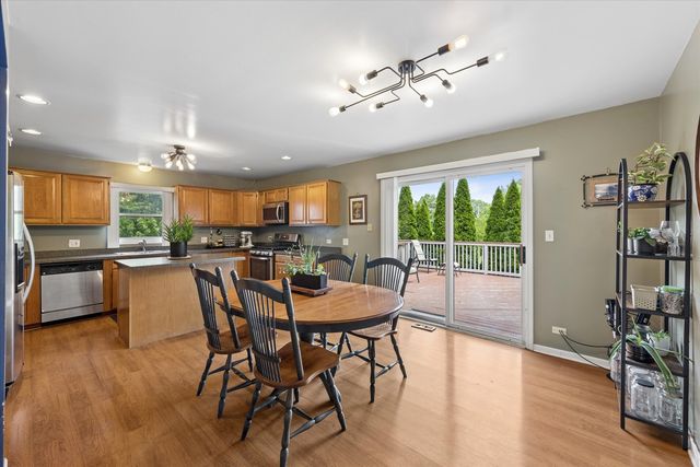 517 N Warwick Avenue, Westmont, IL 60559