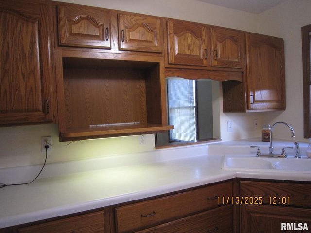 2608 38TH Street, Moline, IL 61265