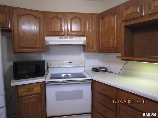 2608 38TH Street, Moline, IL 61265