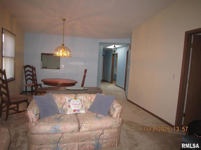 2608 38TH Street, Moline, IL 61265