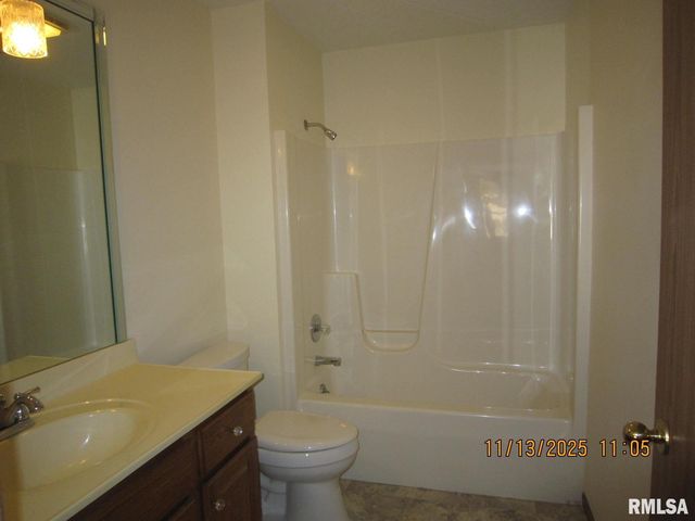 2608 38TH Street, Moline, IL 61265