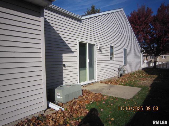 2608 38TH Street, Moline, IL 61265