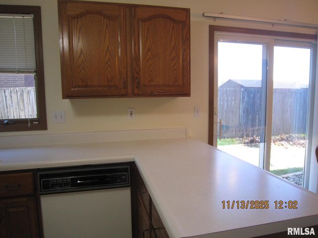 2608 38TH Street, Moline, IL 61265