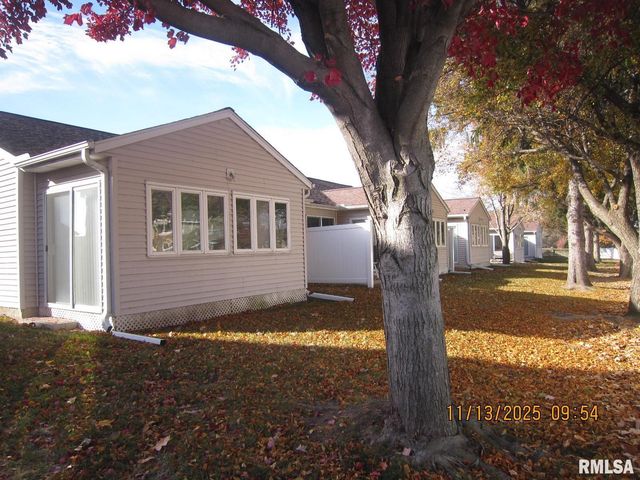 2608 38TH Street, Moline, IL 61265