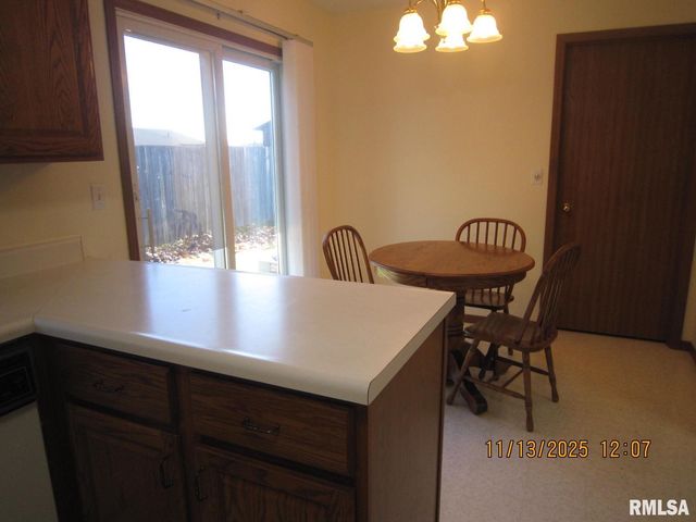 2608 38TH Street, Moline, IL 61265