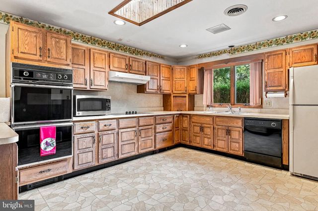 1399 MONMOUTH RD, Eastampton, NJ 08060