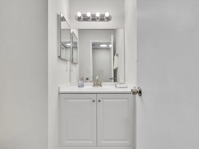 9001 W Sunrise Boulevard, Plantation, FL 33322