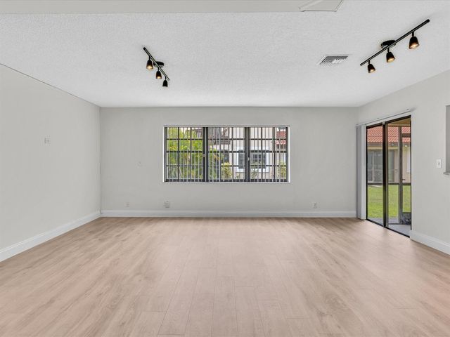 9001 W Sunrise Boulevard, Plantation, FL 33322
