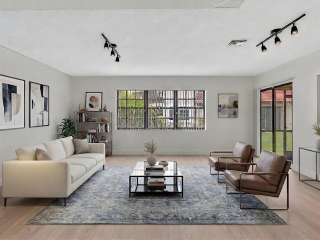 9001 W Sunrise Boulevard, Plantation, FL 33322