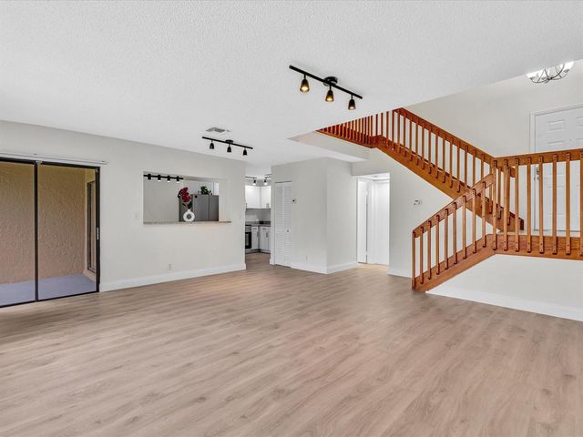 9001 W Sunrise Boulevard, Plantation, FL 33322