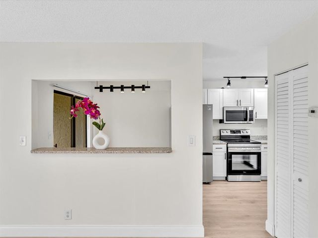 9001 W Sunrise Boulevard, Plantation, FL 33322