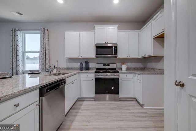 1060 Lakes Boulevard, Brunswick, GA 31525