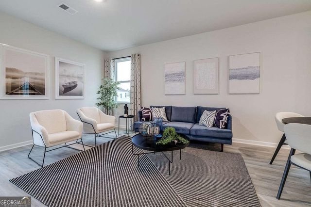 1060 Lakes Boulevard, Brunswick, GA 31525