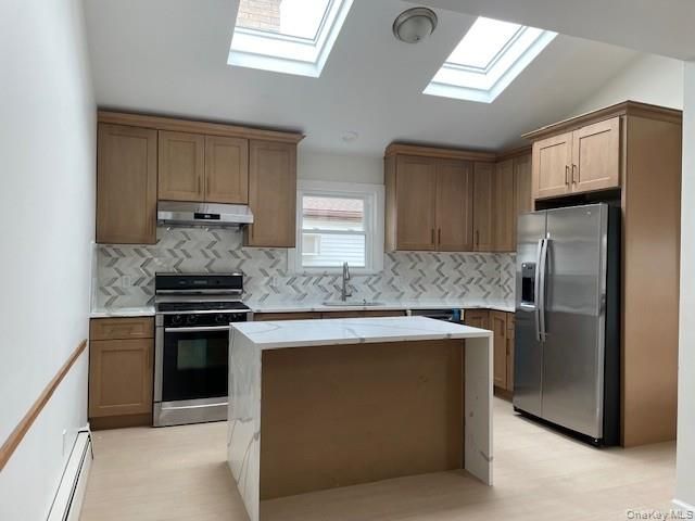 8 Deans Lane, Bayville, NY 11709