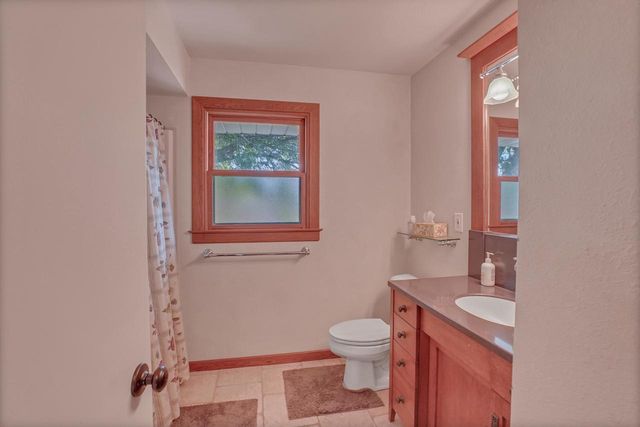 1205 Blue Dahlia ROAD, Oconomowoc, WI 53066