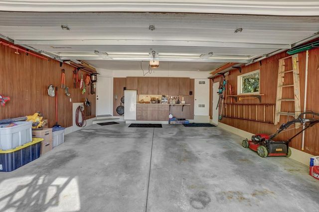 1205 Blue Dahlia ROAD, Oconomowoc, WI 53066