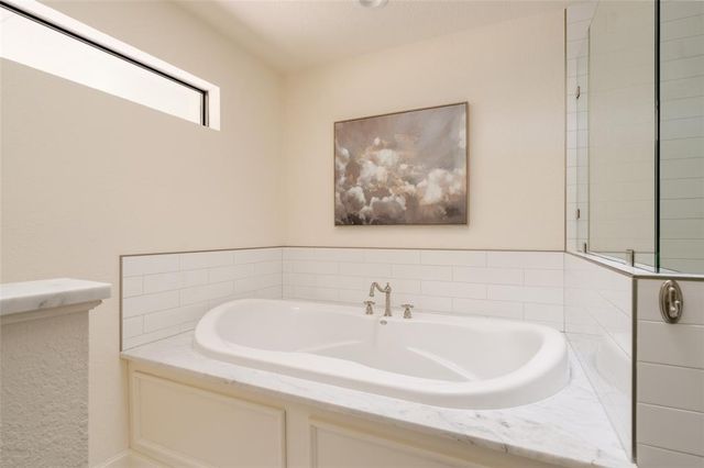 409 Albany Drive, Edmond, OK 73003