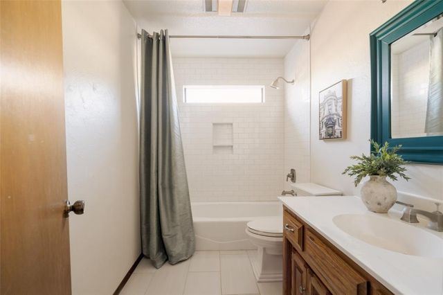 409 Albany Drive, Edmond, OK 73003