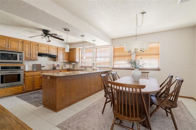 409 Albany Drive, Edmond, OK 73003