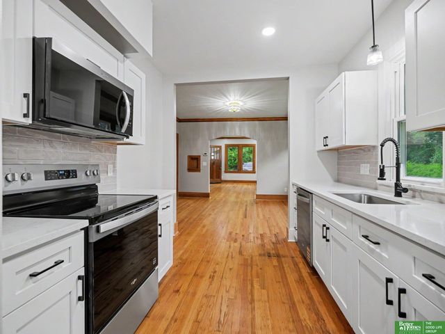 3220 S 3 Street, Omaha, NE 68108