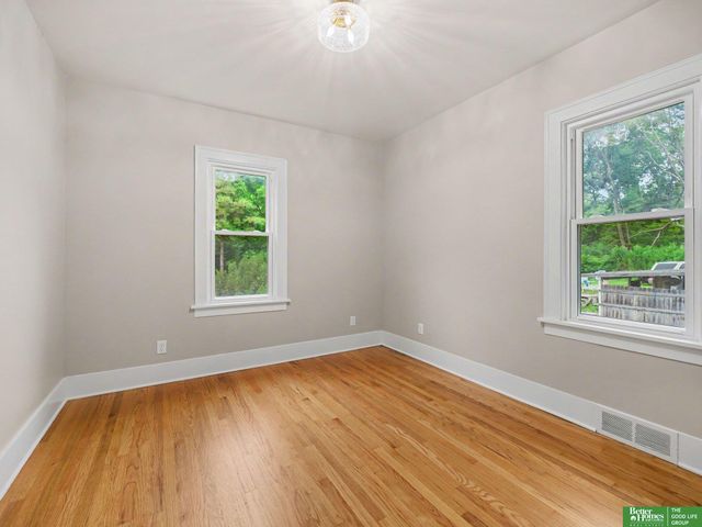 3220 S 3 Street, Omaha, NE 68108