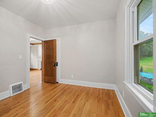 3220 S 3 Street, Omaha, NE 68108