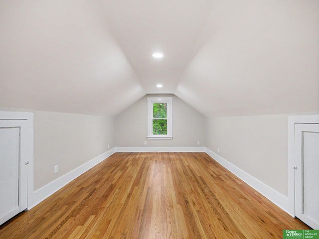 3220 S 3 Street, Omaha, NE 68108